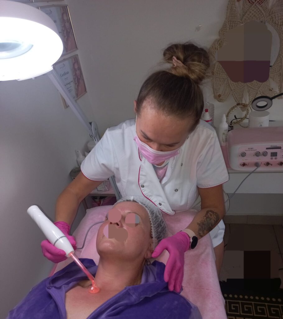 Zabieg na szyję i dekolt Artemida – darsonwalizacja Beauty by Dorothy